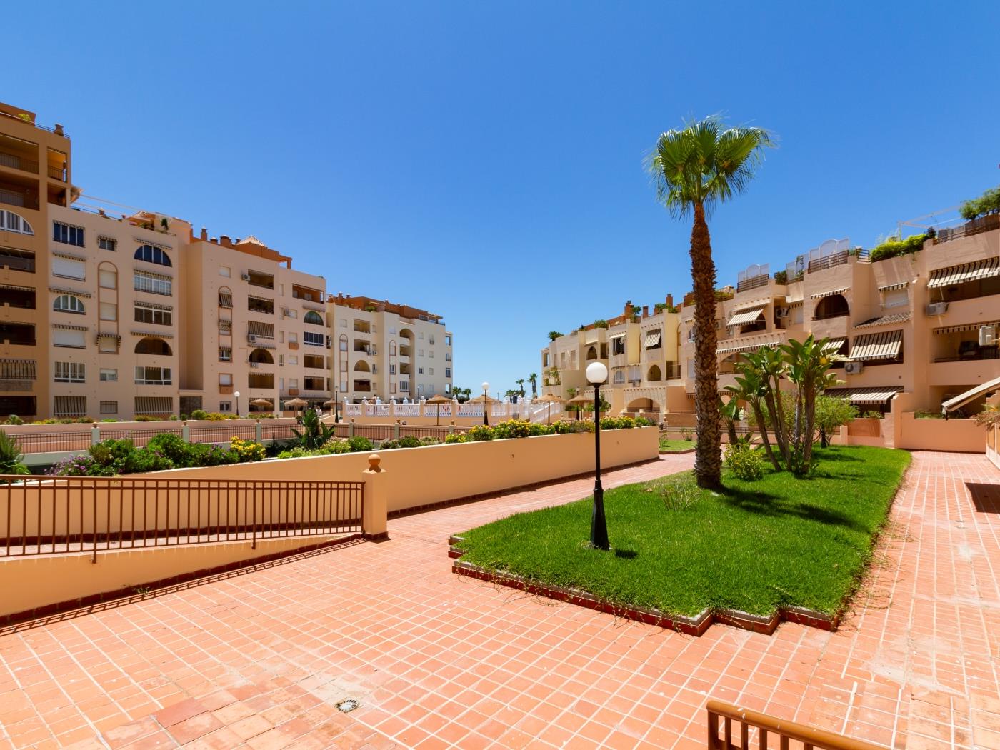 Apto Jardines de Mariote. Appartement à la plage de San Cristobal avec wifi. à Almuñécar