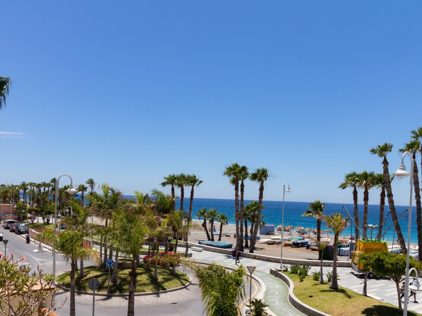 Apto Jardines de Mariote. Appartement à la plage de San Cristobal avec wifi. à Almuñécar