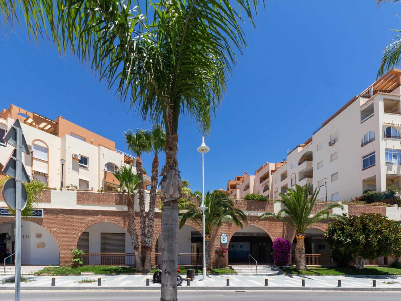 Apto Jardines de Mariote. Appartement à la plage de San Cristobal avec wifi. à Almuñécar