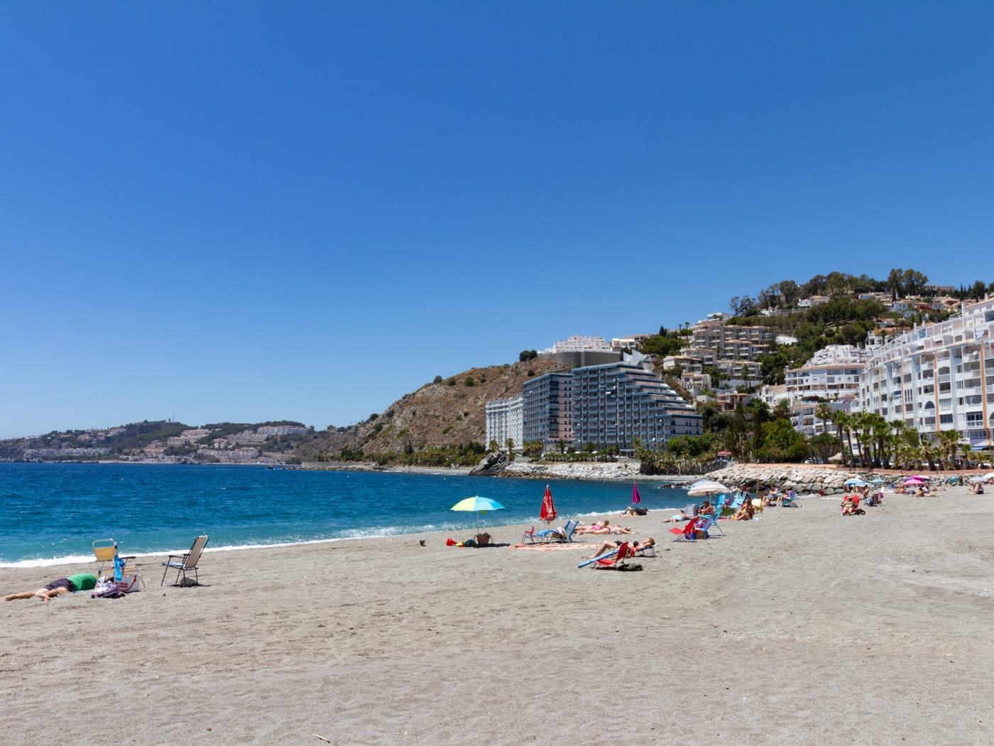 Apto Jardines de Mariote. Appartement à la plage de San Cristobal avec wifi. à Almuñécar
