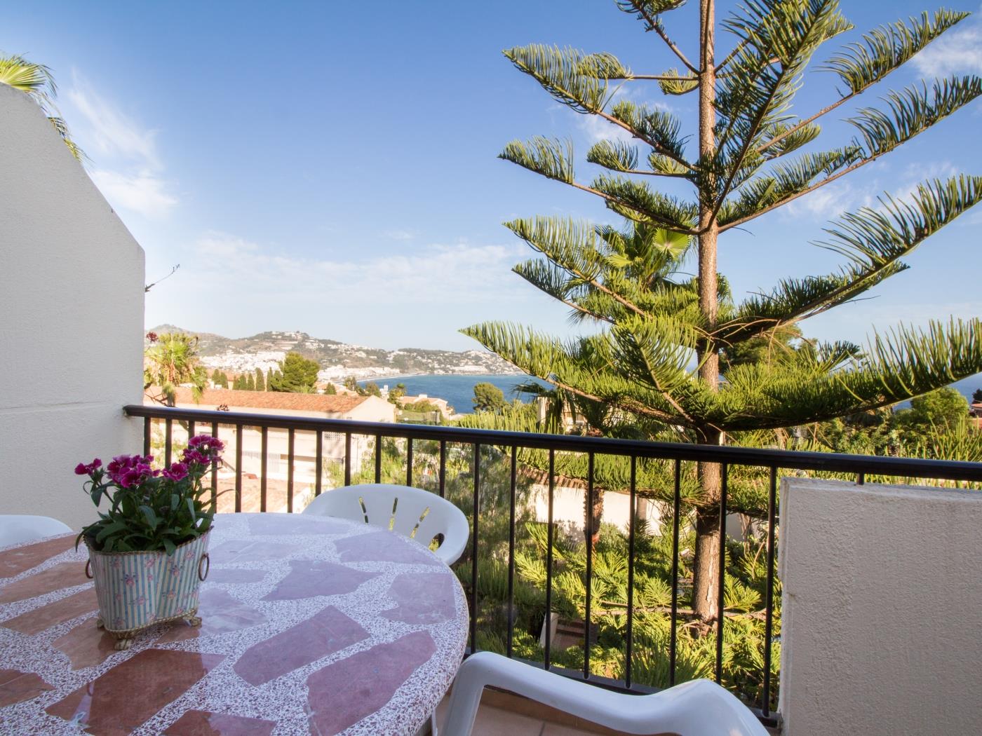 Apto Las Palomas. Apartment next to La Herradura Beach. in La Herradura