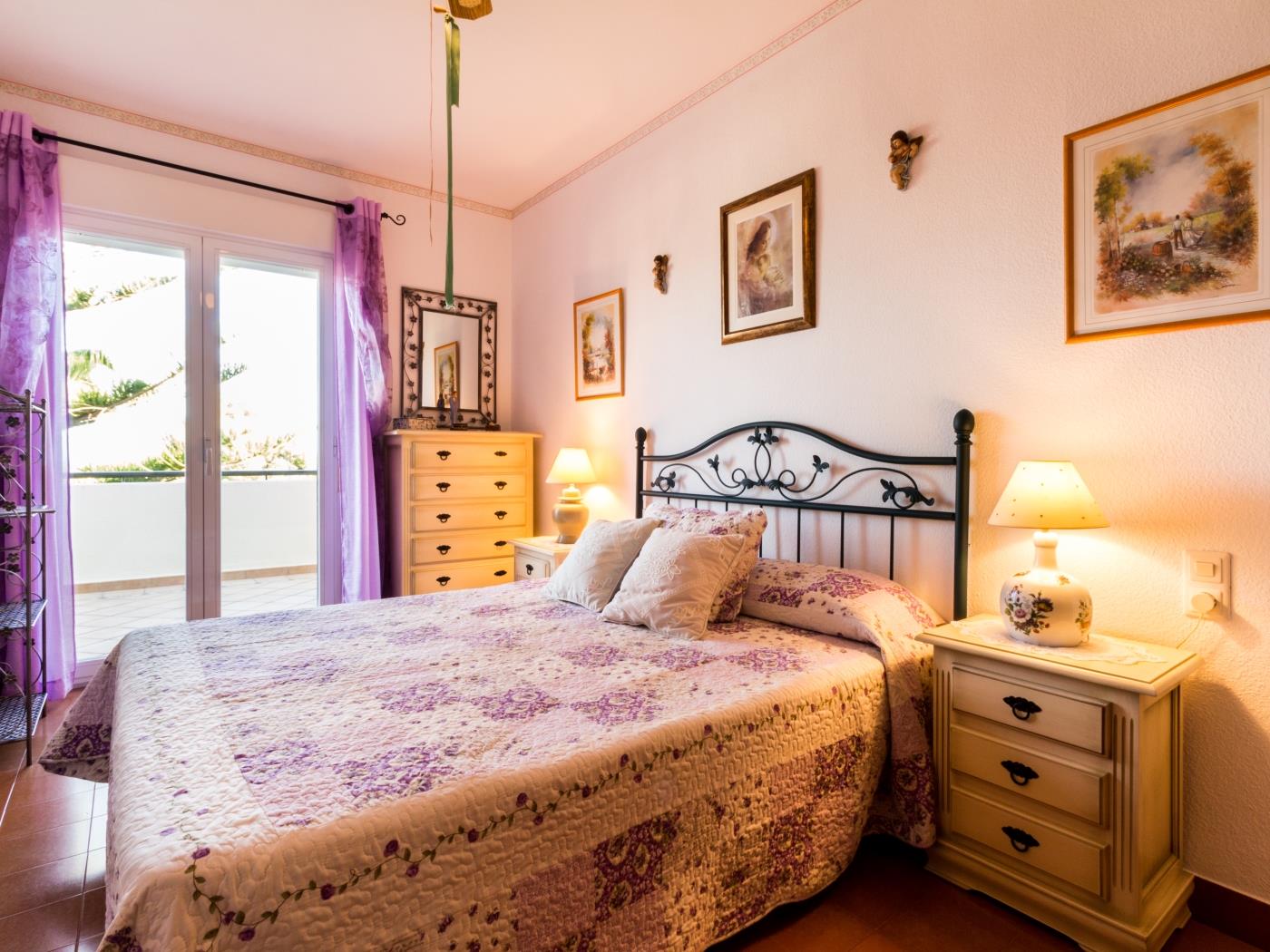 Apto Las Palomas. Apartment next to La Herradura Beach. in La Herradura