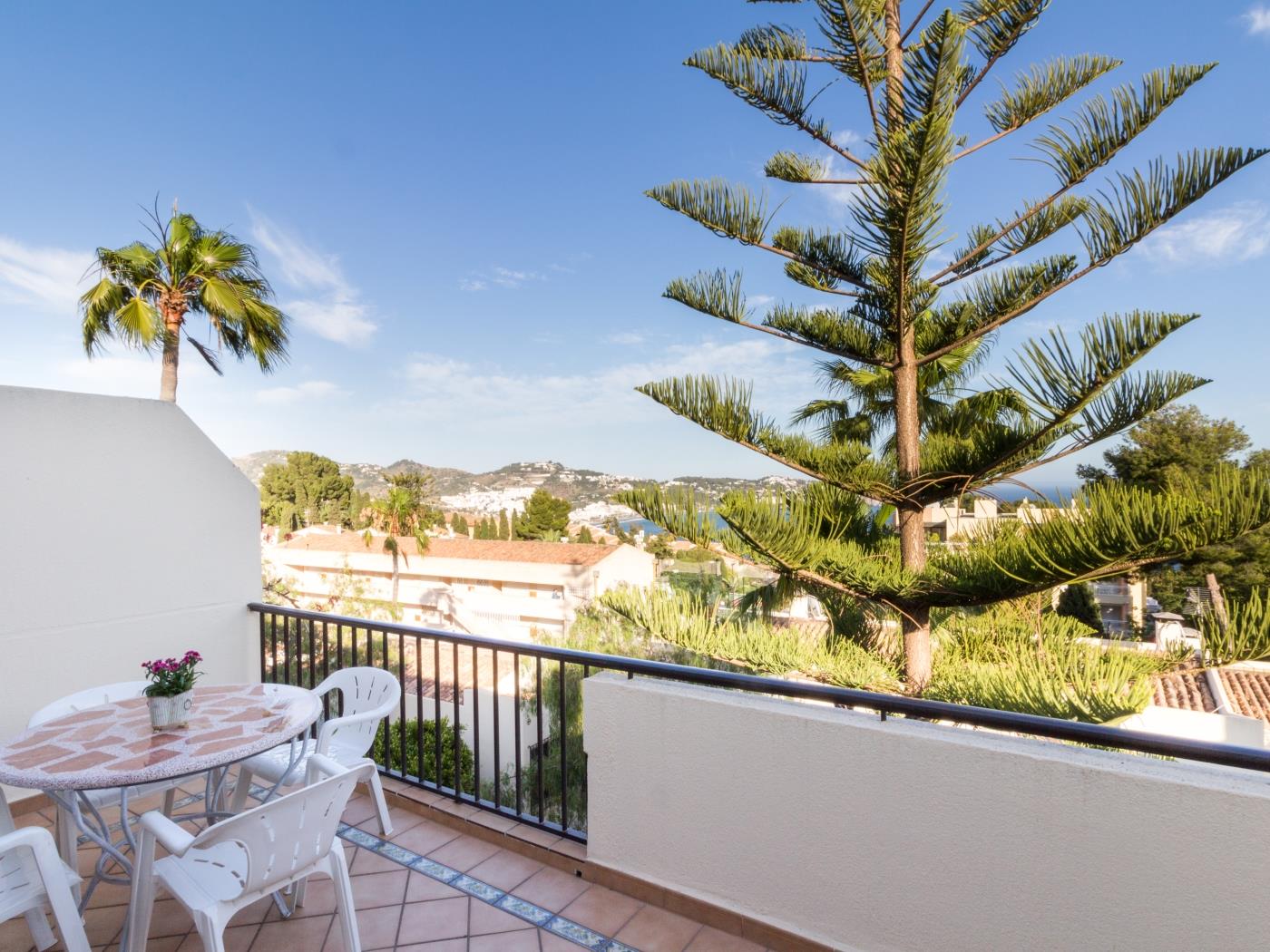Apto Las Palomas. Apartment next to La Herradura Beach. in La Herradura