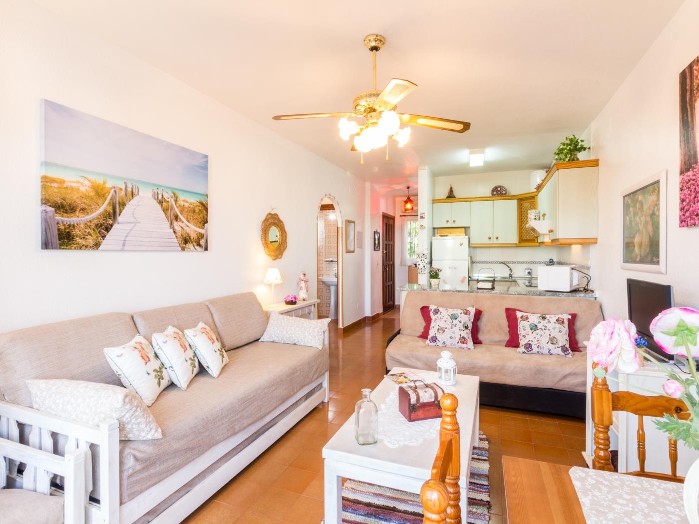 Apto Las Palomas. Apartment next to La Herradura Beach. in La Herradura