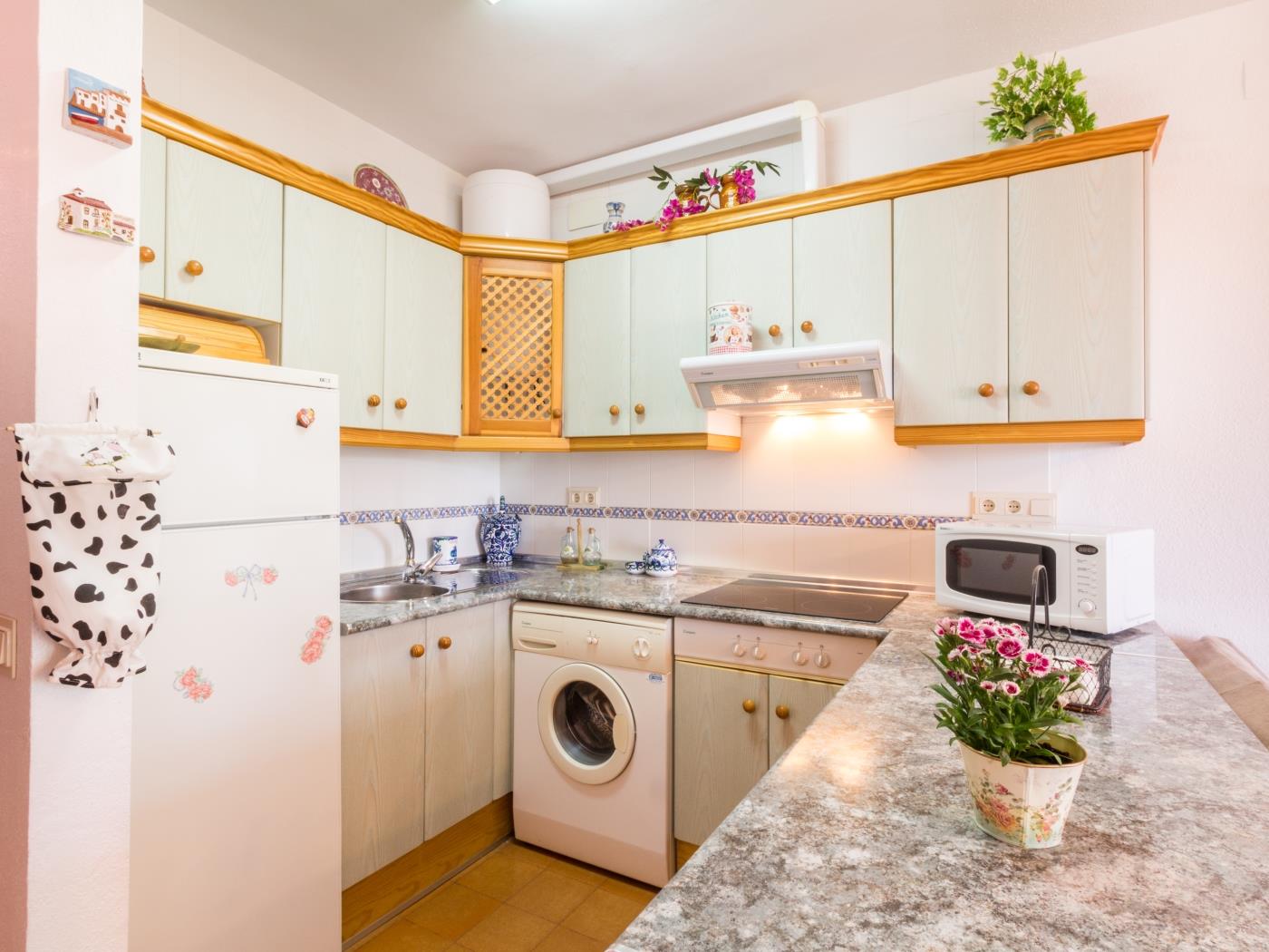 Apto Las Palomas. Apartment next to La Herradura Beach. in La Herradura