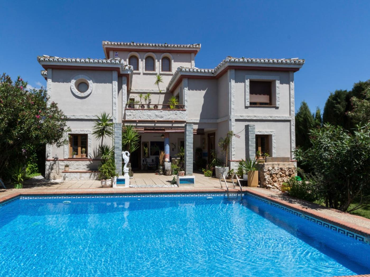 Beautiful house with pool, garden and wifi in Padul