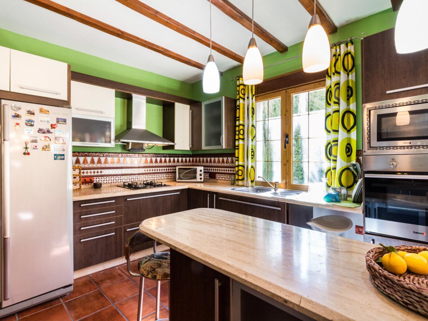 Beautiful house with pool, garden and wifi in Padul