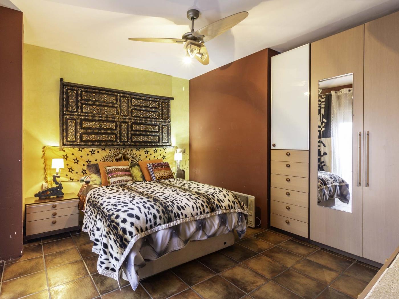Beautiful house with pool, garden and wifi in Padul