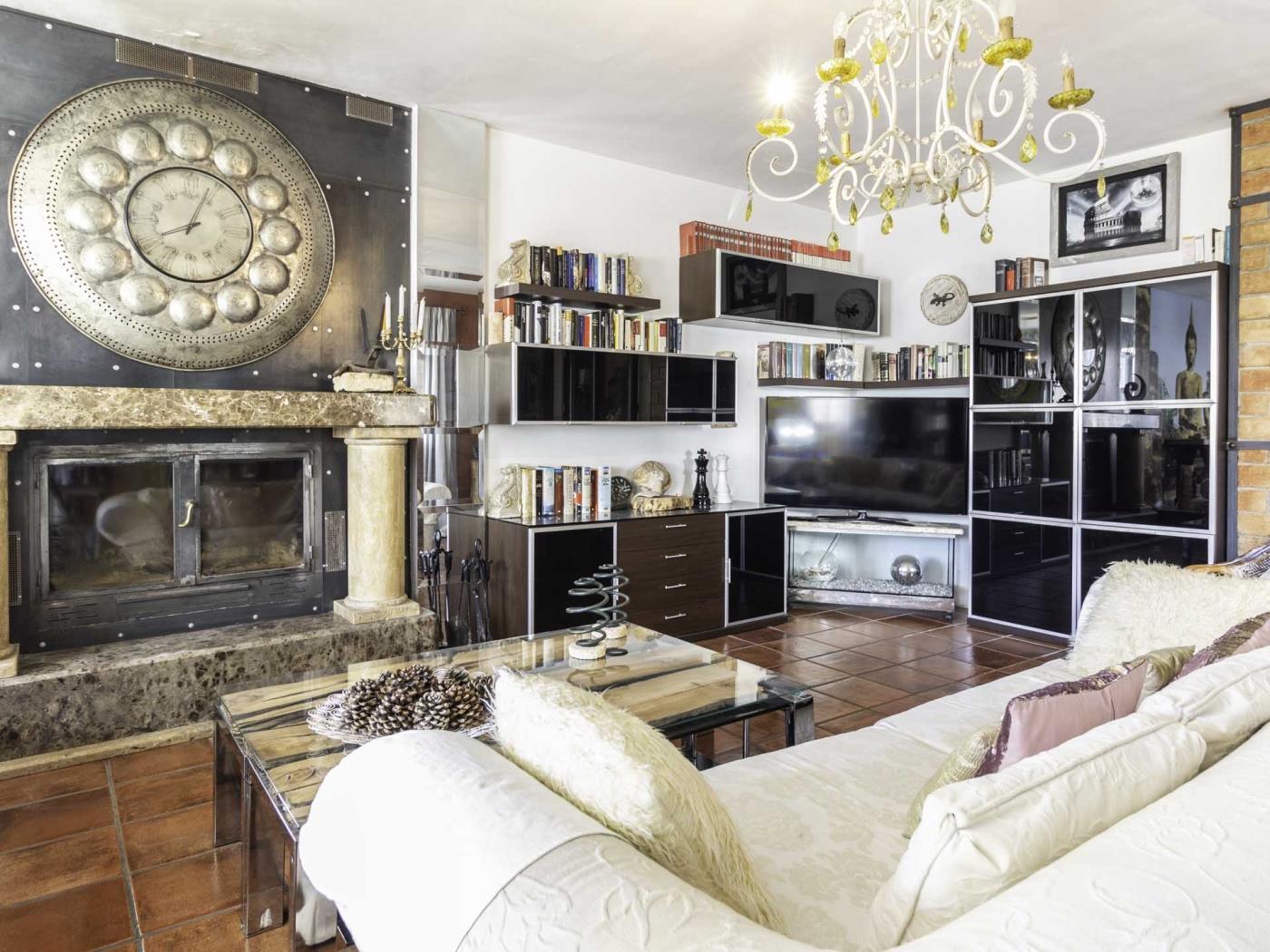 Beautiful house with pool, garden and wifi in Padul