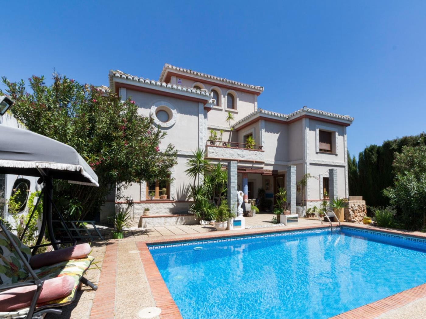 Beautiful house with pool, garden and wifi in Padul