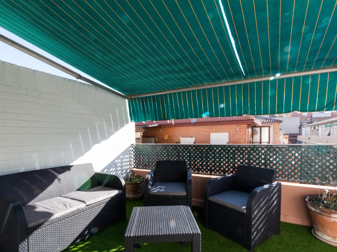 Apto Paseo del Salón. Penthouse central avec une grande terrasse. à Granada
