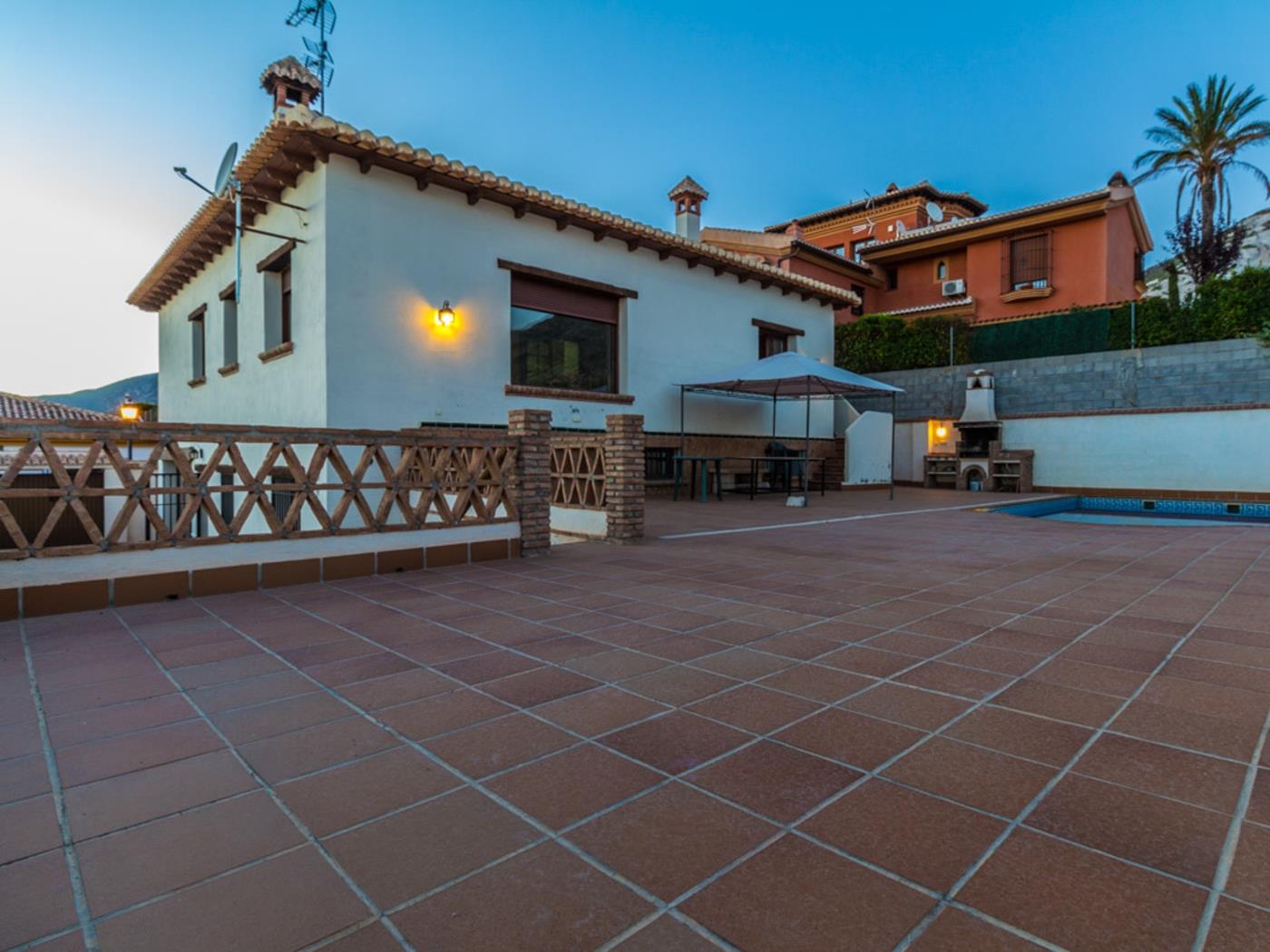 Superbe maison avec vue, piscine et terrasse à Dúrcal