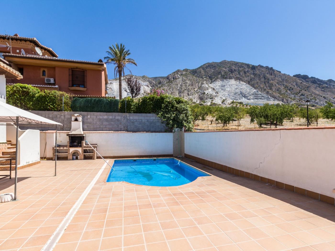 Superbe maison avec vue, piscine et terrasse à Dúrcal