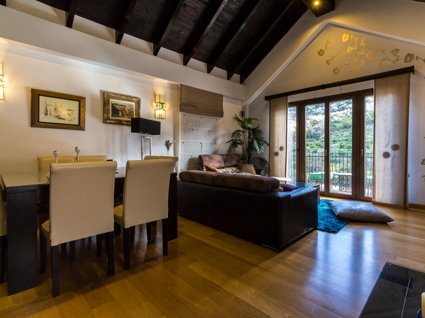 Magnificent house with pool, garden and views in Saleres