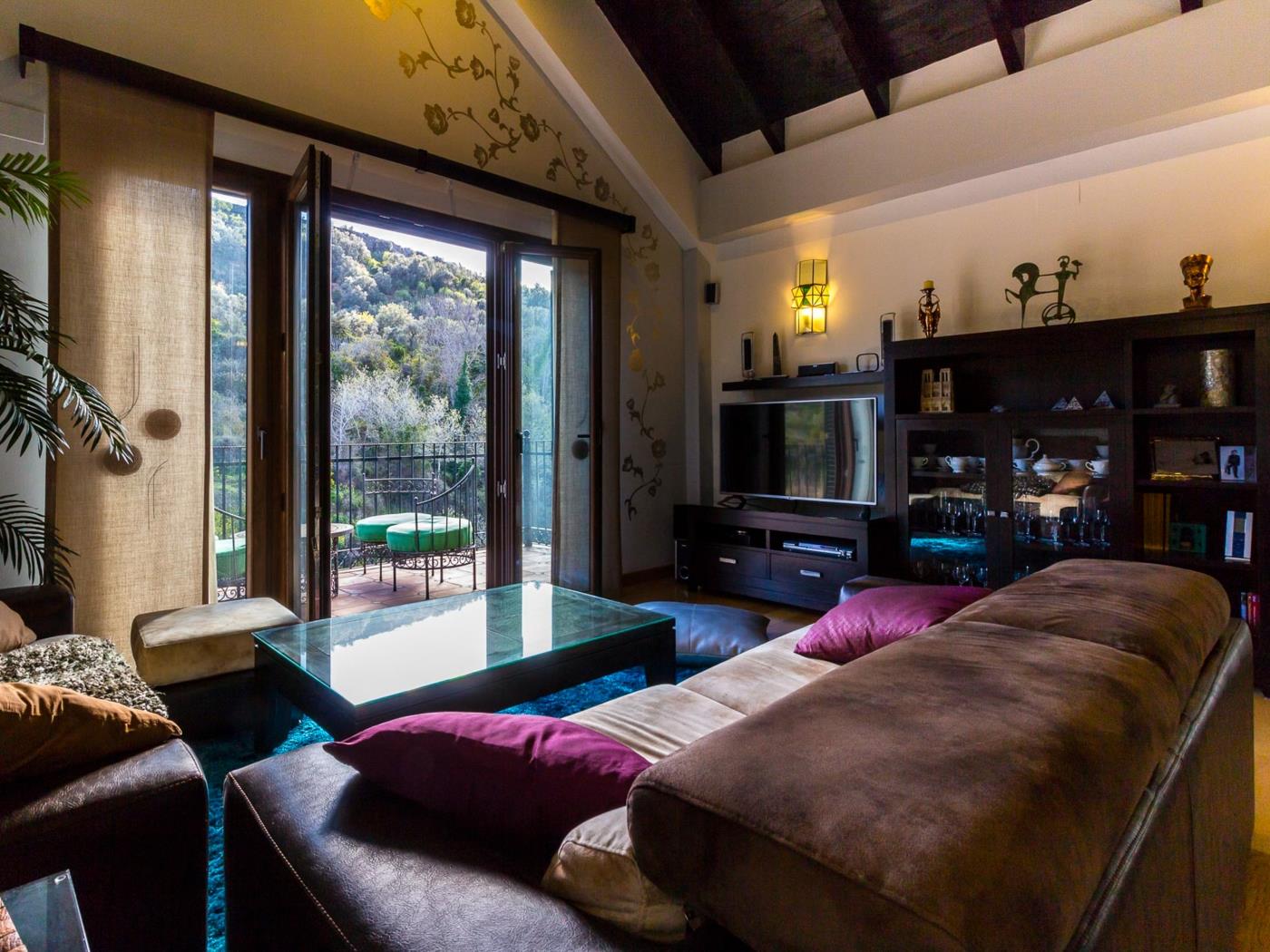 Magnificent house with pool, garden and views in Saleres