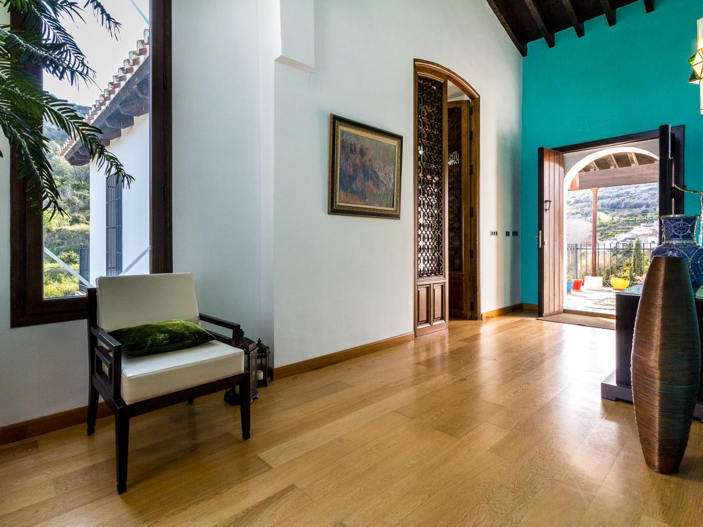 Magnificent house with pool, garden and views in Saleres