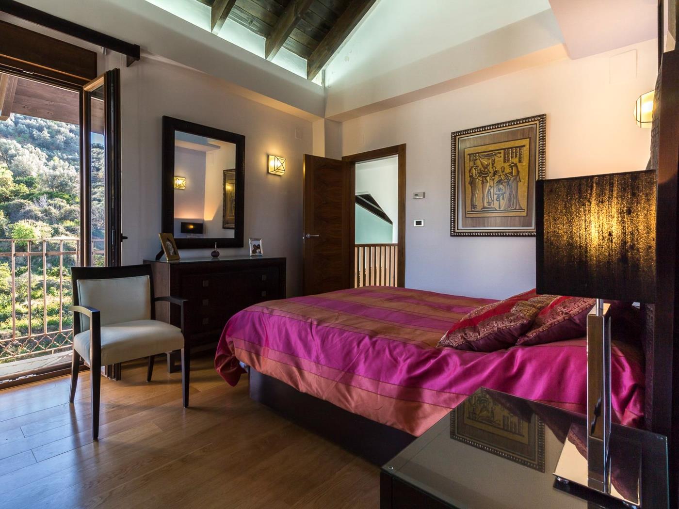 Magnificent house with pool, garden and views in Saleres