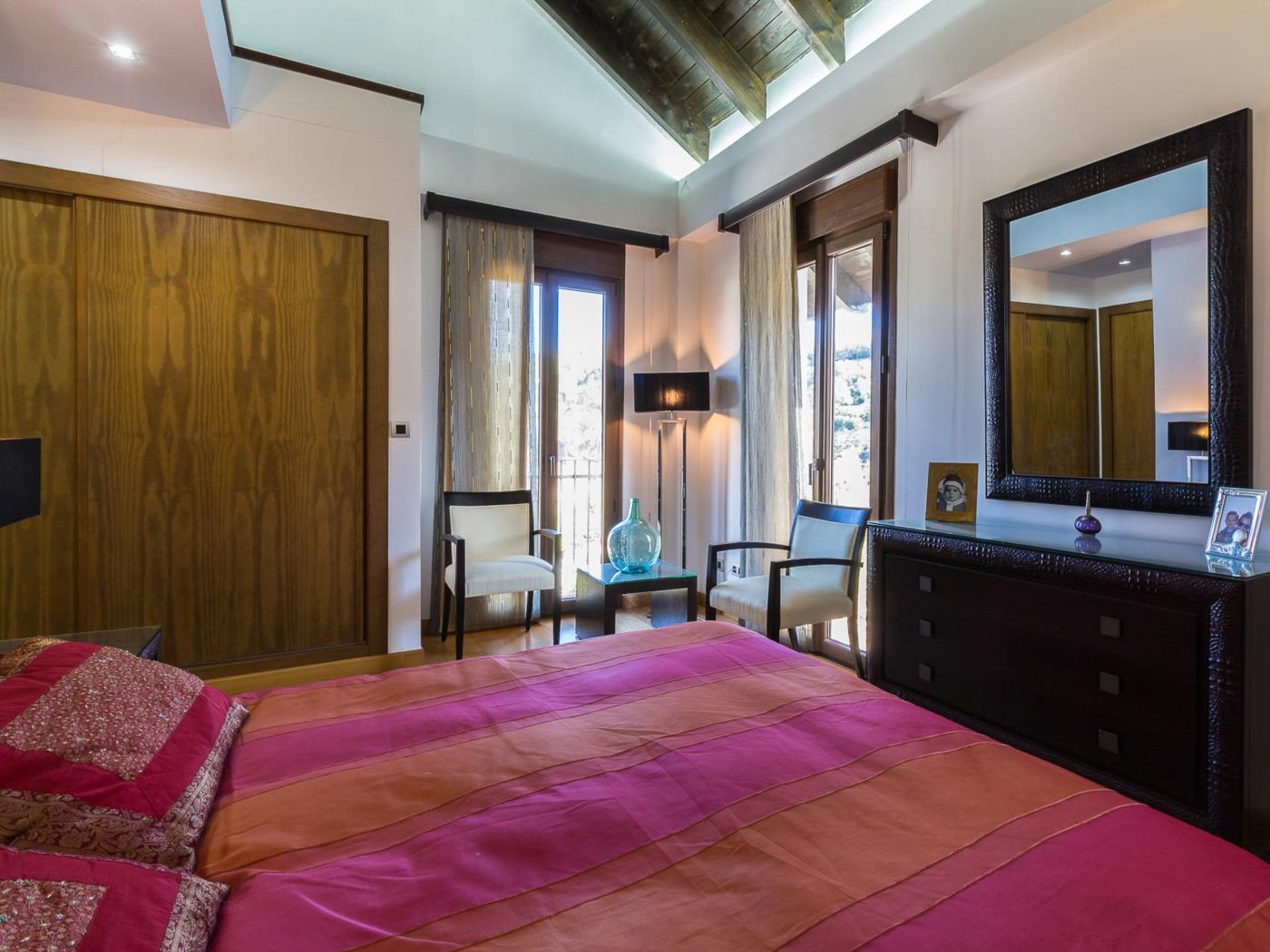 Magnificent house with pool, garden and views in Saleres