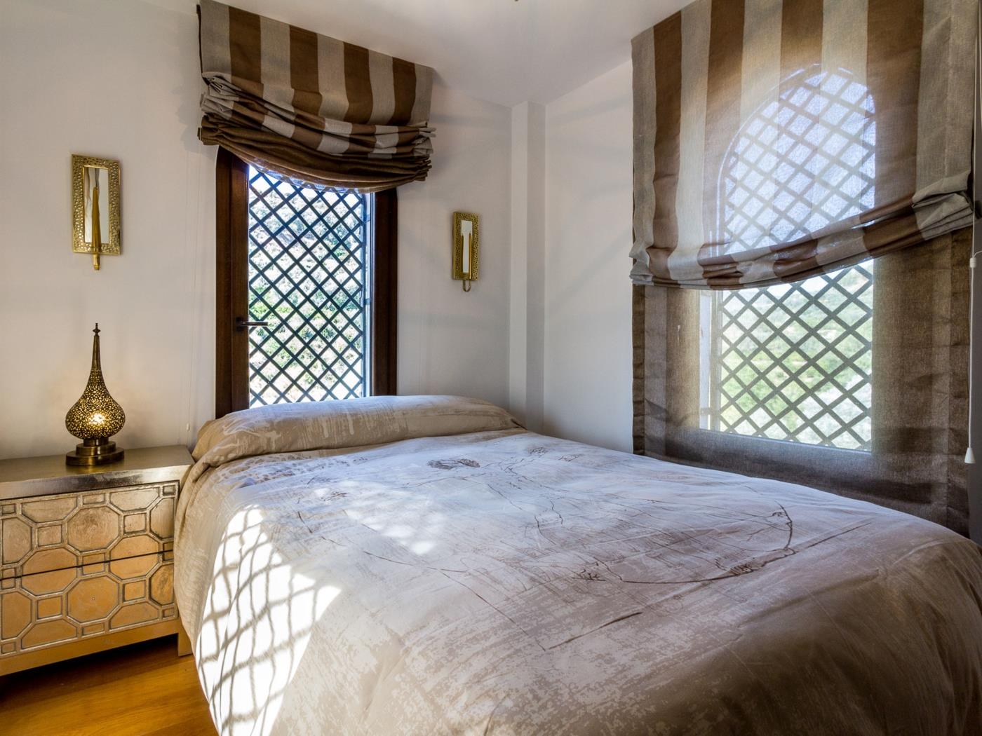 Magnificent house with pool, garden and views in Saleres