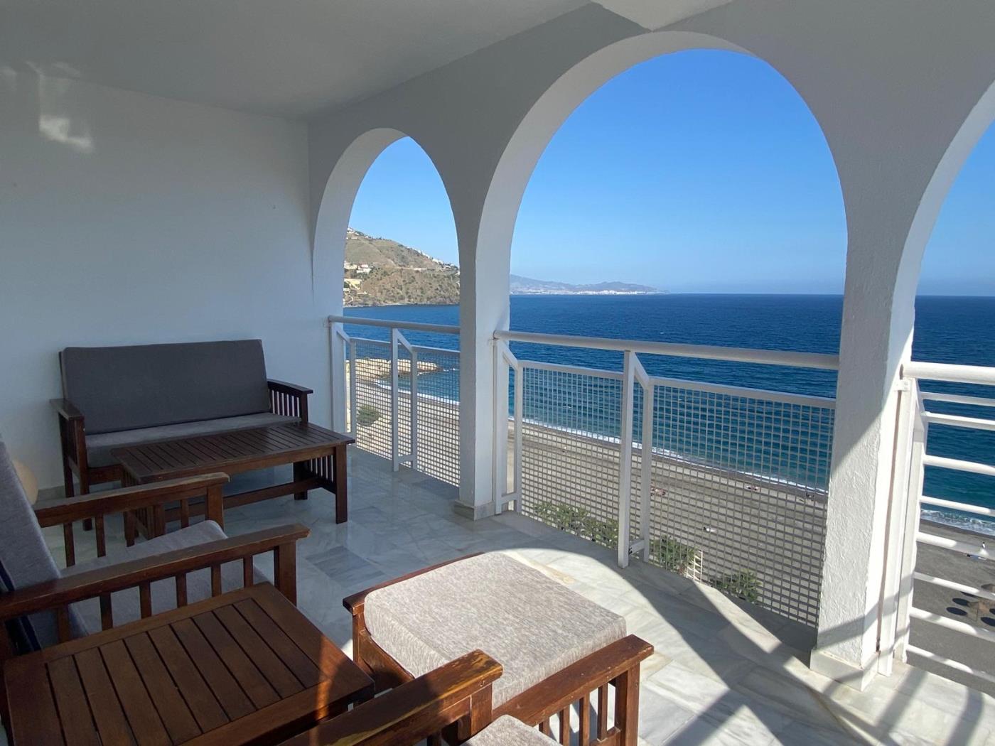 Apto. Velilla. Schöne Ferienwohnung mit Meerblick, Almuñecar. in Almuñécar