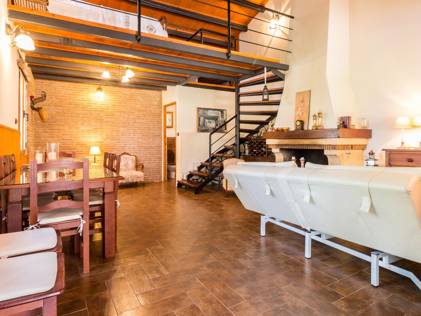 Charming farmhouse, garden, pool and wifi in Dúrcal