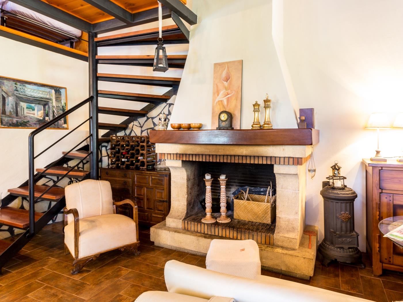 Charming farmhouse, garden, pool and wifi in Dúrcal