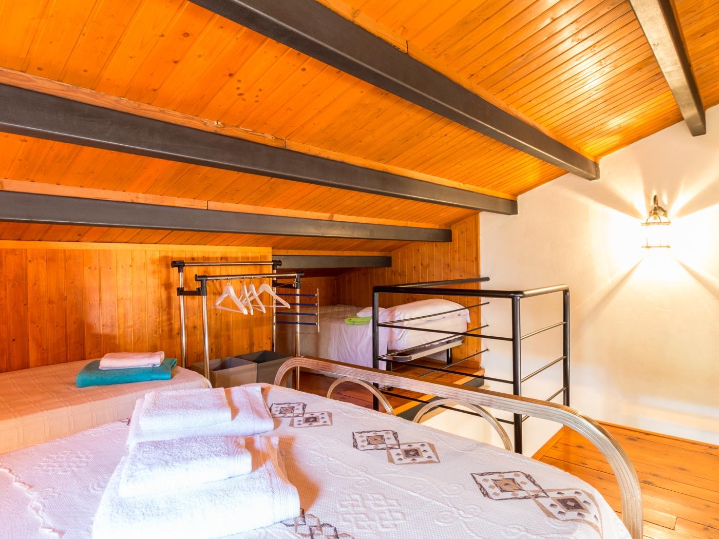 Charming farmhouse, garden, pool and wifi in Dúrcal