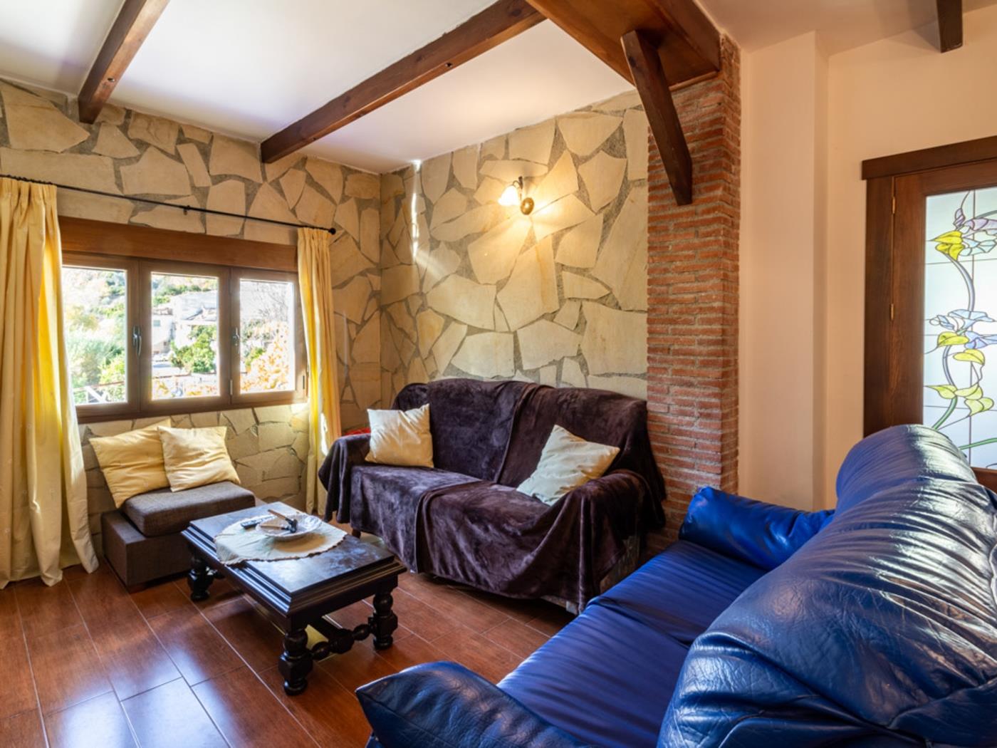 Casa del Rio .en Saleres