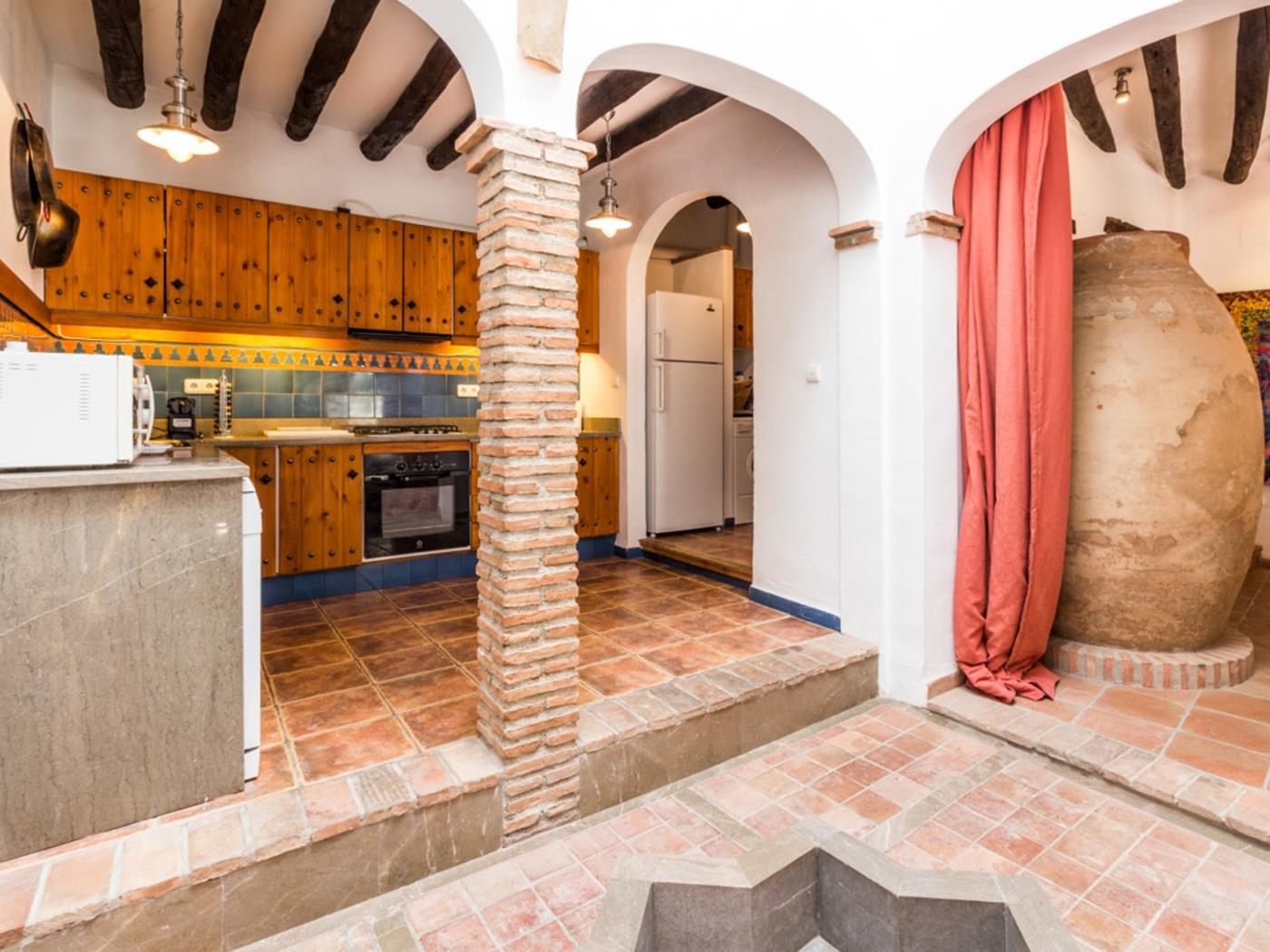 Schönes andalusisches Haus mit Pool und Grill. in Pinos del Valle