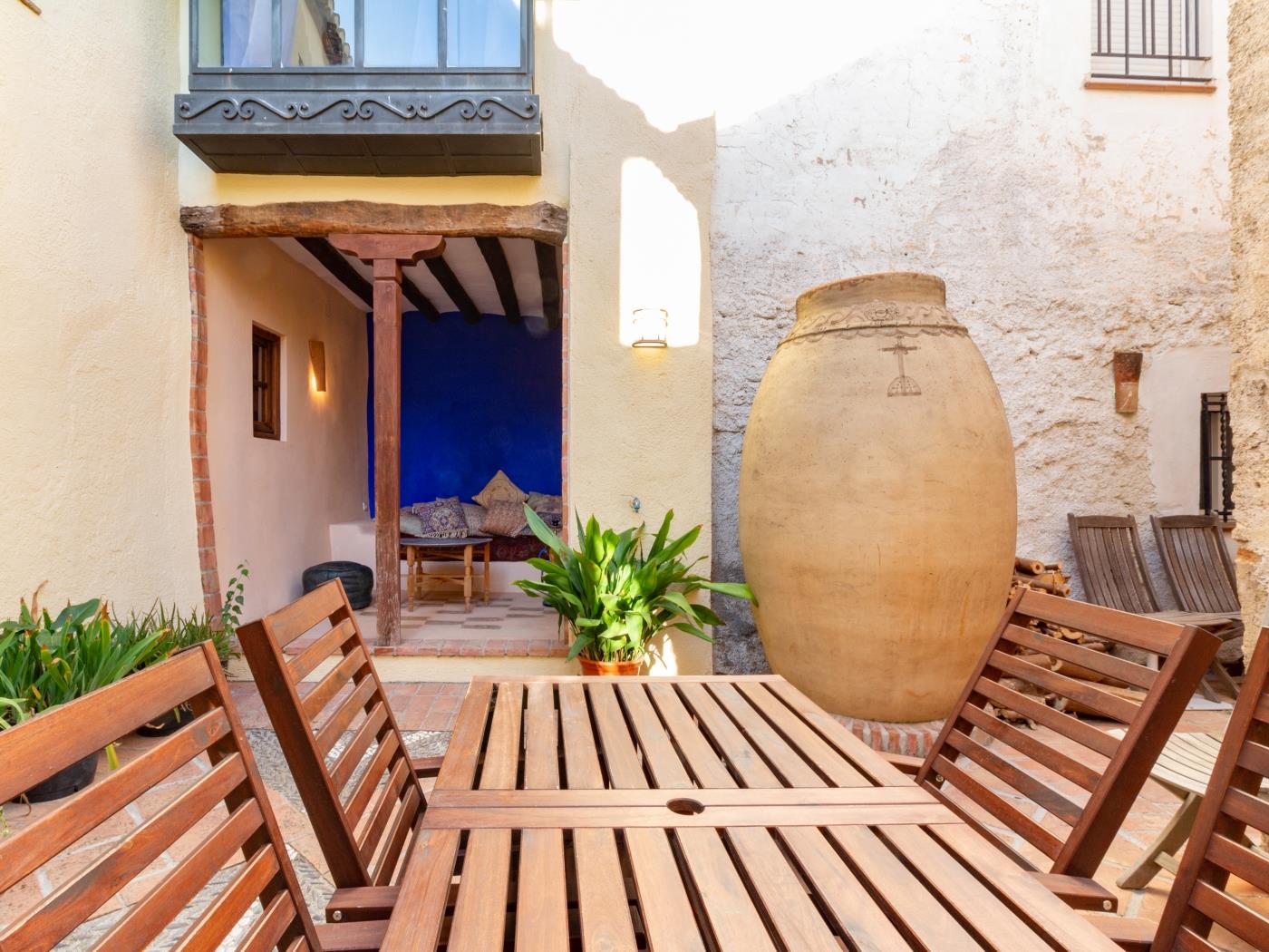Schönes andalusisches Haus mit Pool und Grill. in Pinos del Valle