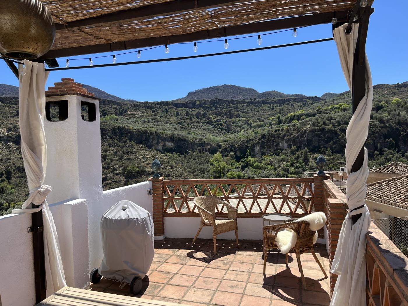 Maison avec terrasse et vue imprenable à Albuñuelas