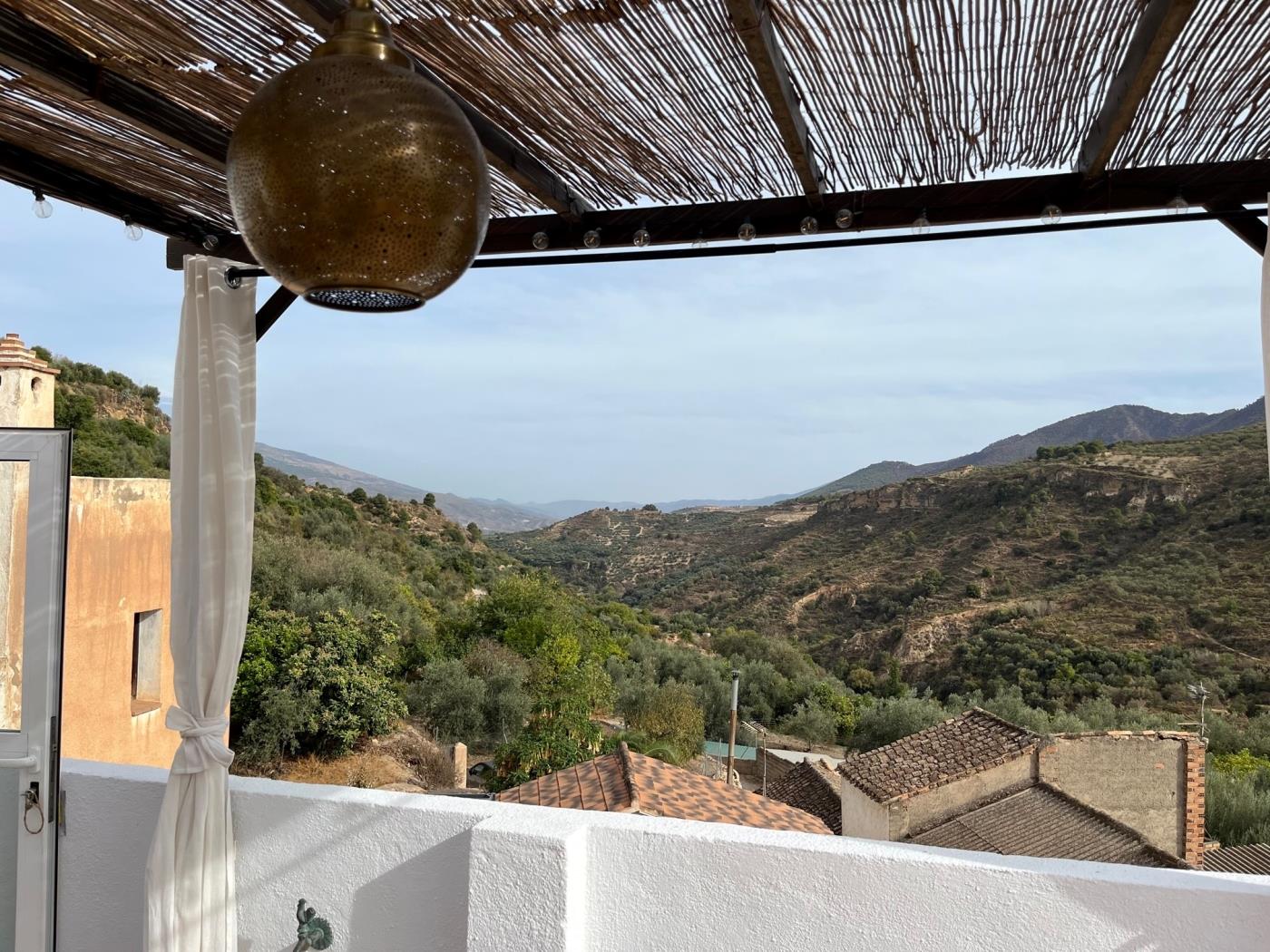 Maison avec terrasse et vue imprenable à Albuñuelas