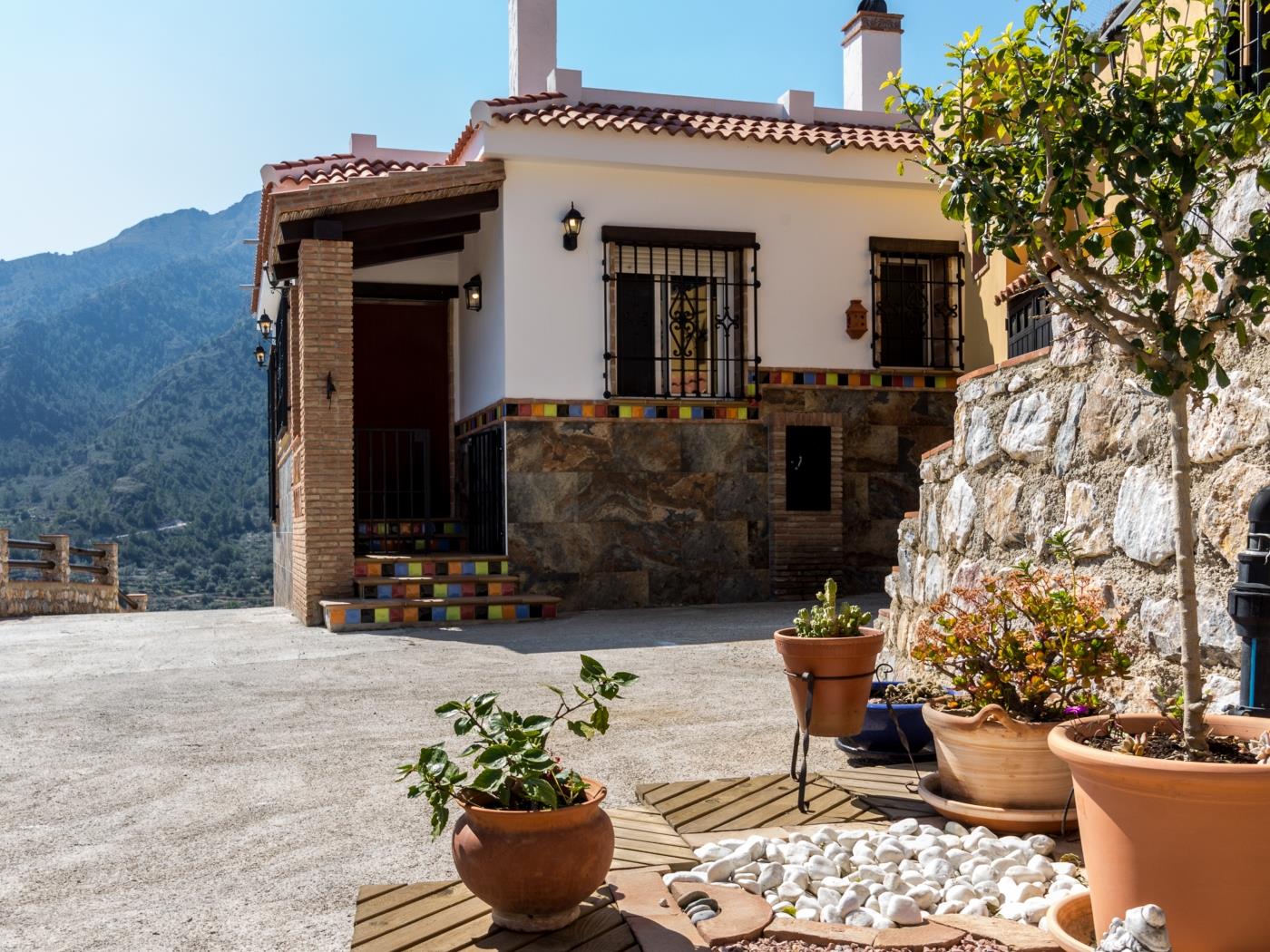 Cortijo Del Aire .en Los Guájares