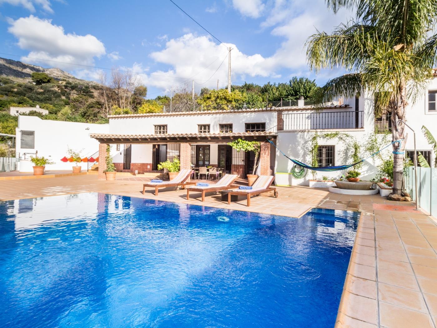 Wunderschöne, renovierte Mühle mit Swimmingpool in Los Guájares