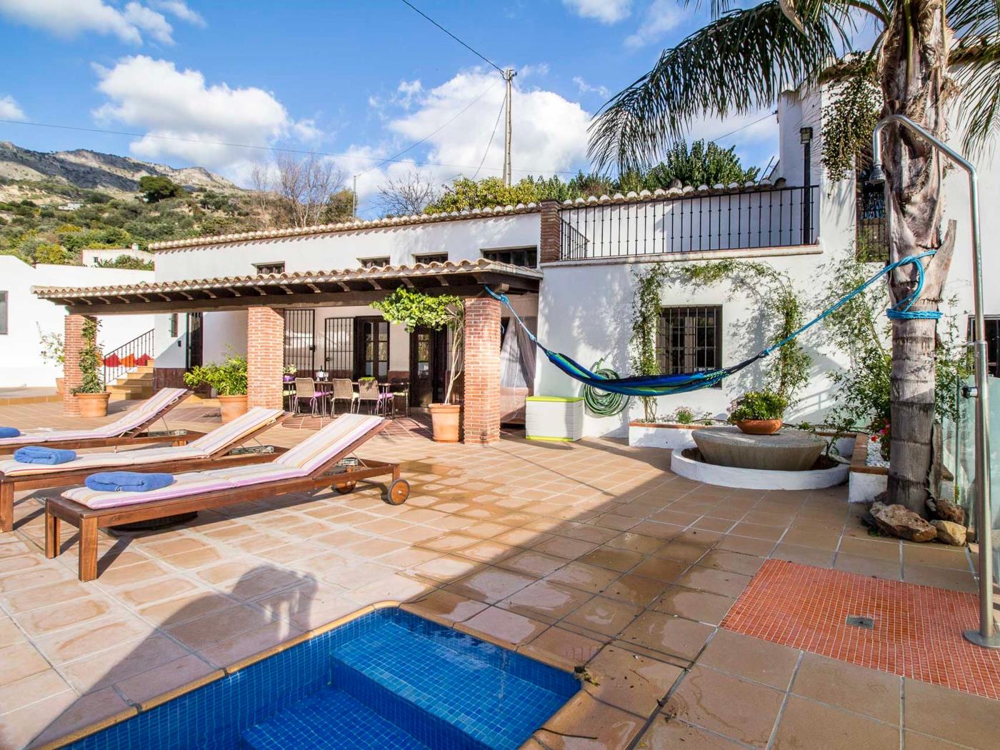 Wunderschöne, renovierte Mühle mit Swimmingpool in Los Guájares