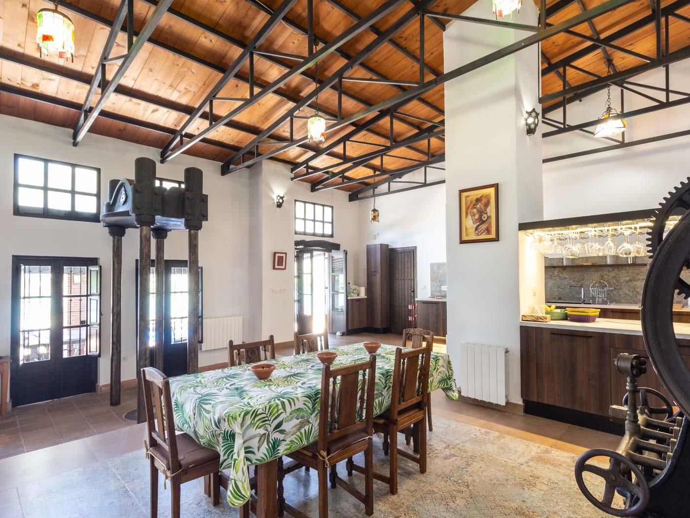 Wunderschöne, renovierte Mühle mit Swimmingpool in Los Guájares