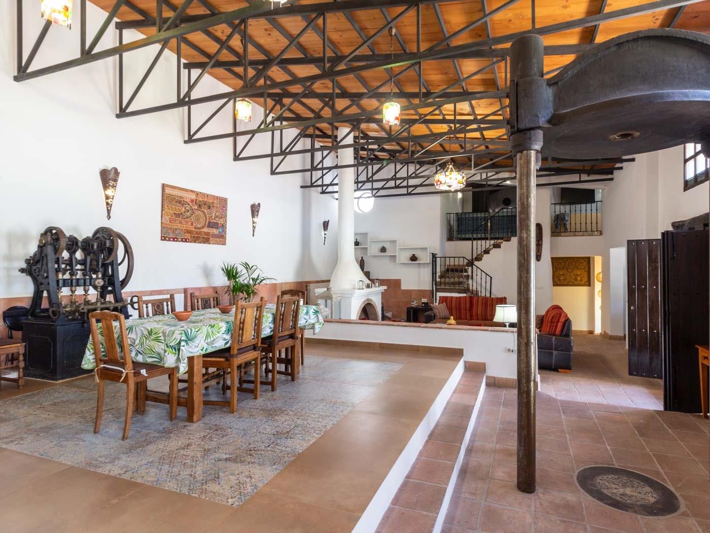 Wunderschöne, renovierte Mühle mit Swimmingpool in Los Guájares