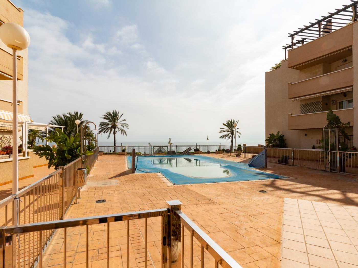 Apto Castell Beach. Apartment mit einer geräumigen Terrasse am Meer. in Castell de Ferro