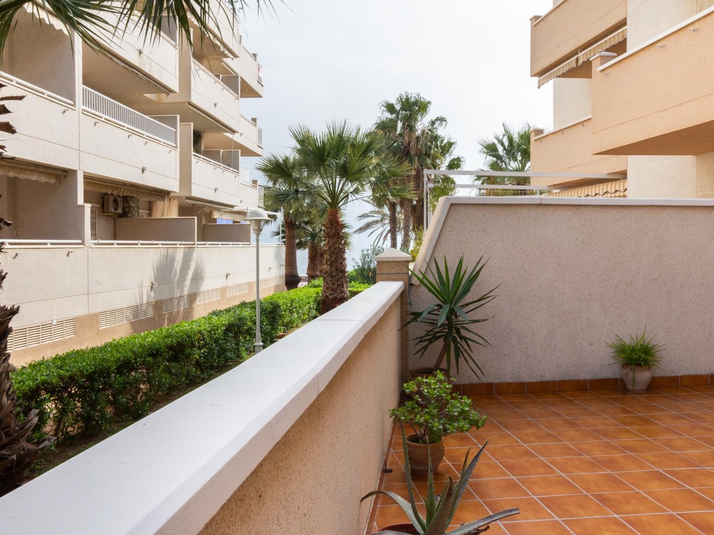 Apto Castell Beach. Apartment mit einer geräumigen Terrasse am Meer. in Castell de Ferro