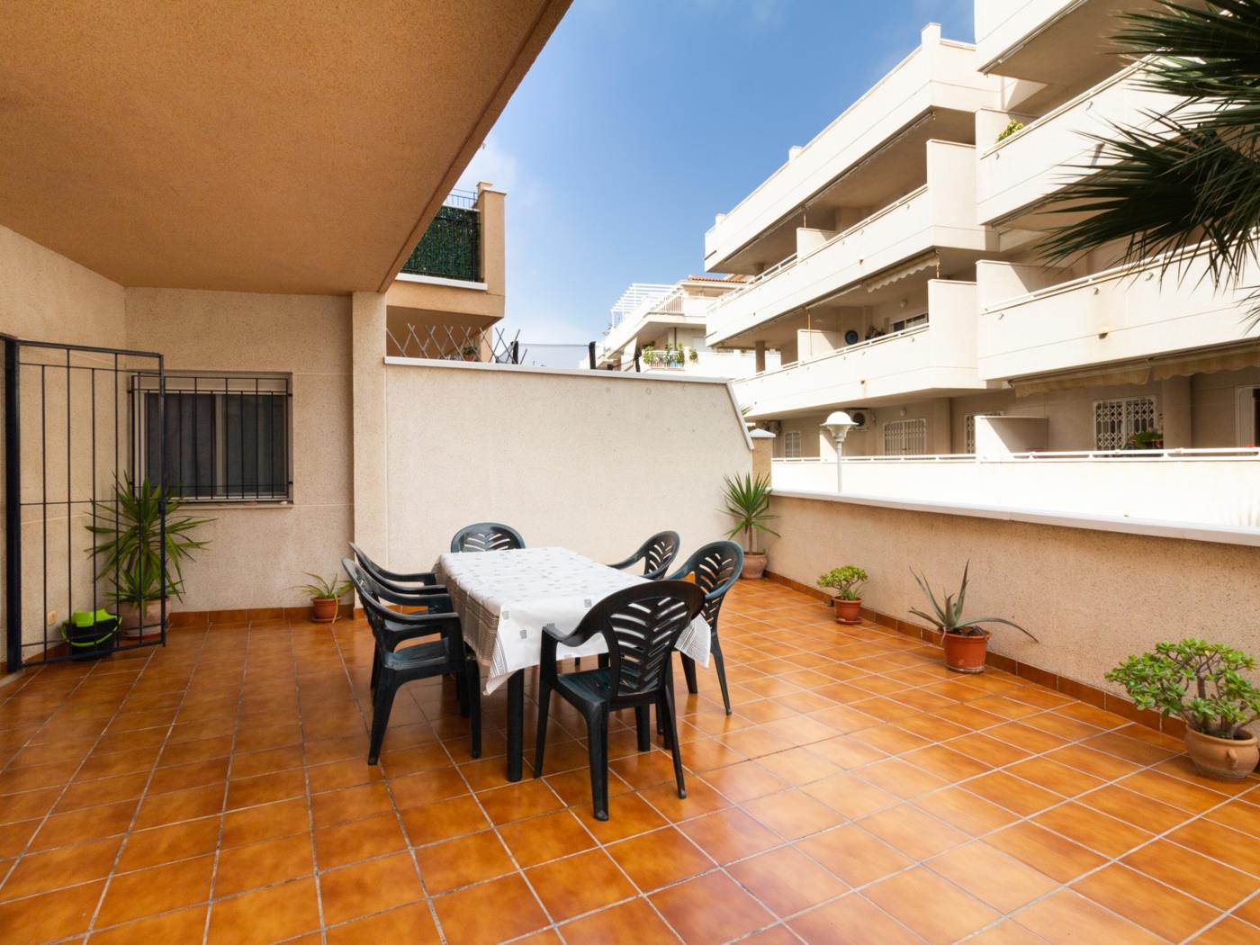 Apto Castell Beach. Apartment mit einer geräumigen Terrasse am Meer. in Castell de Ferro
