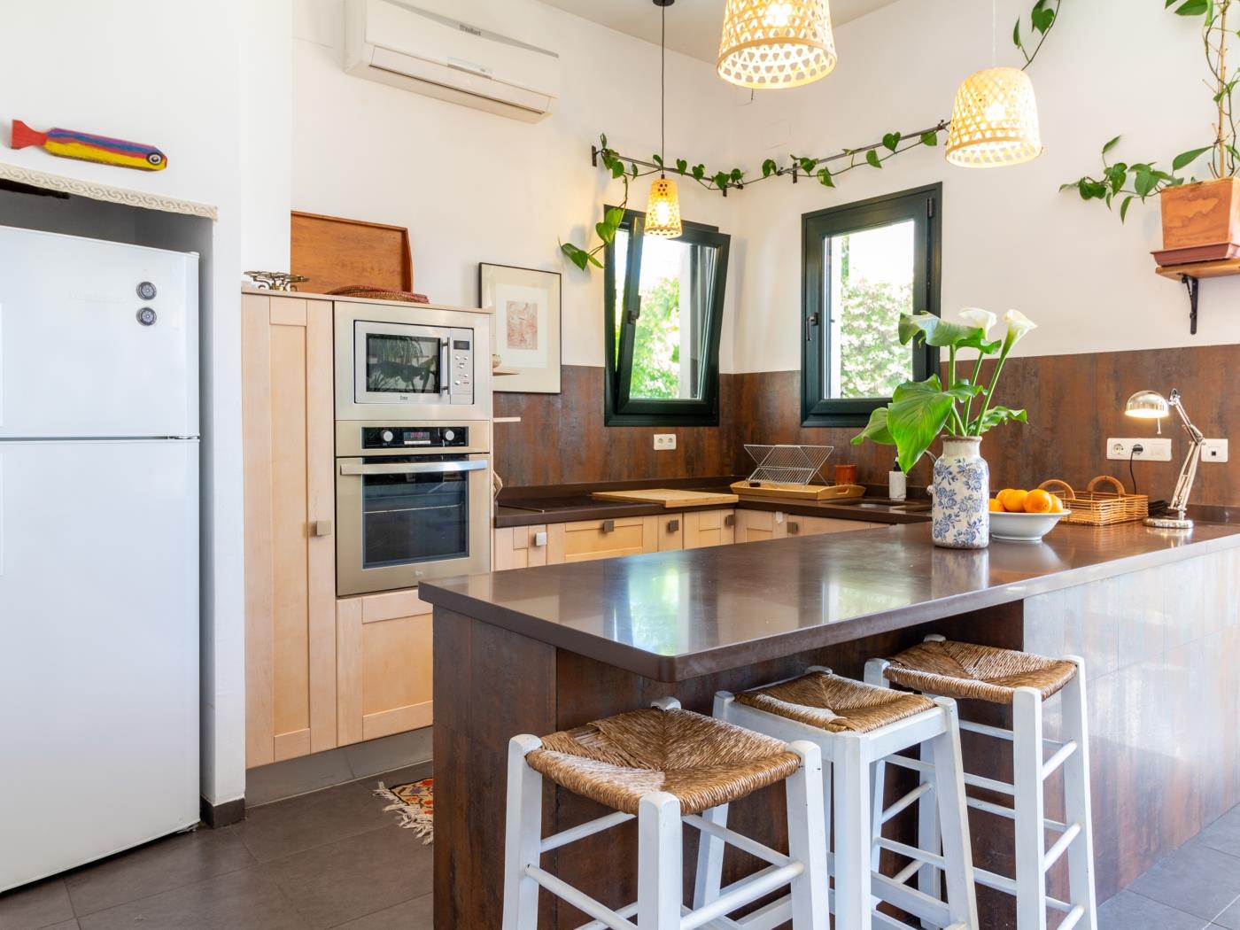 casa con piscina y sala de yoga privada en Nigüelas