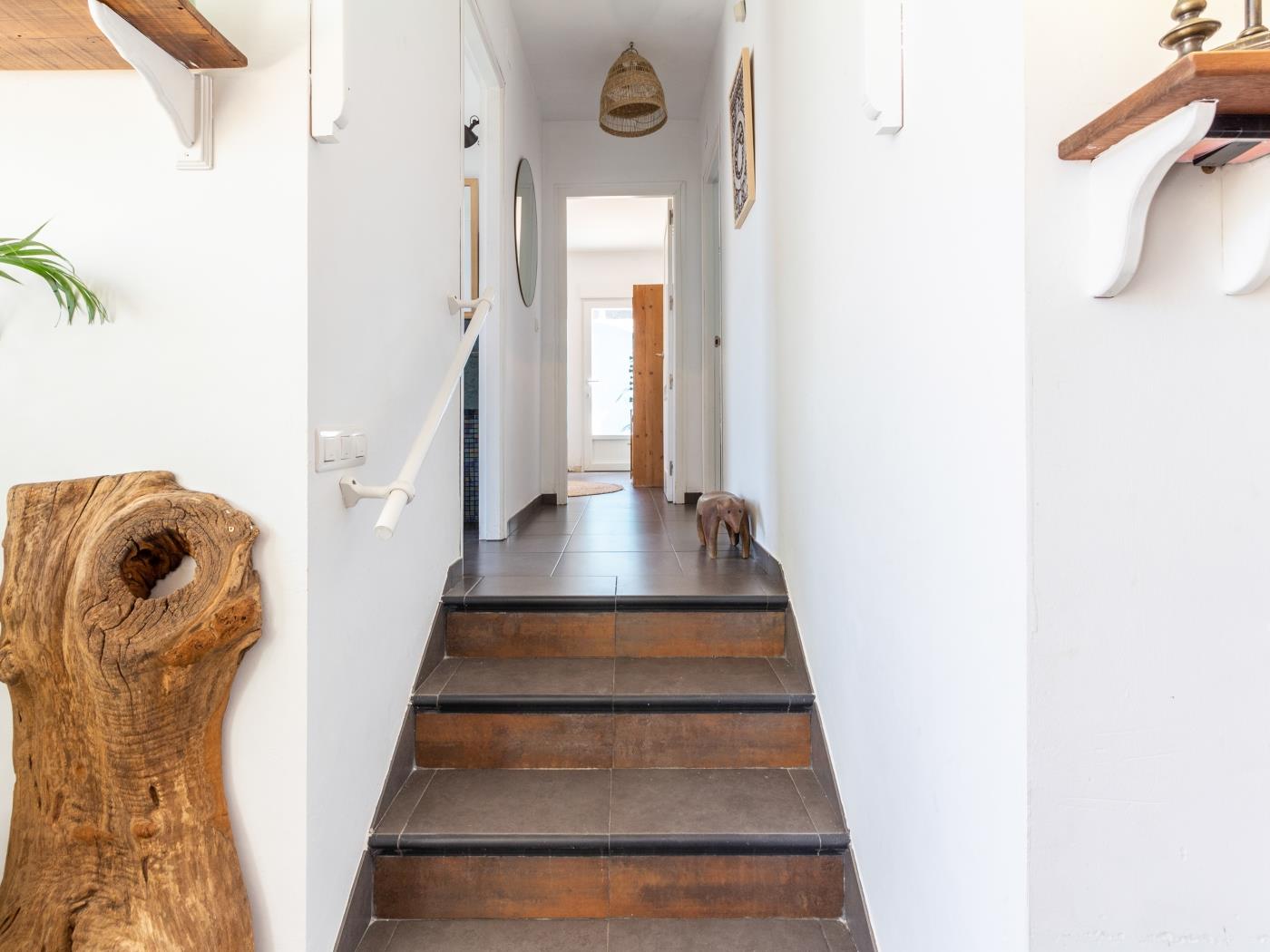 casa con piscina y sala de yoga privada en Nigüelas