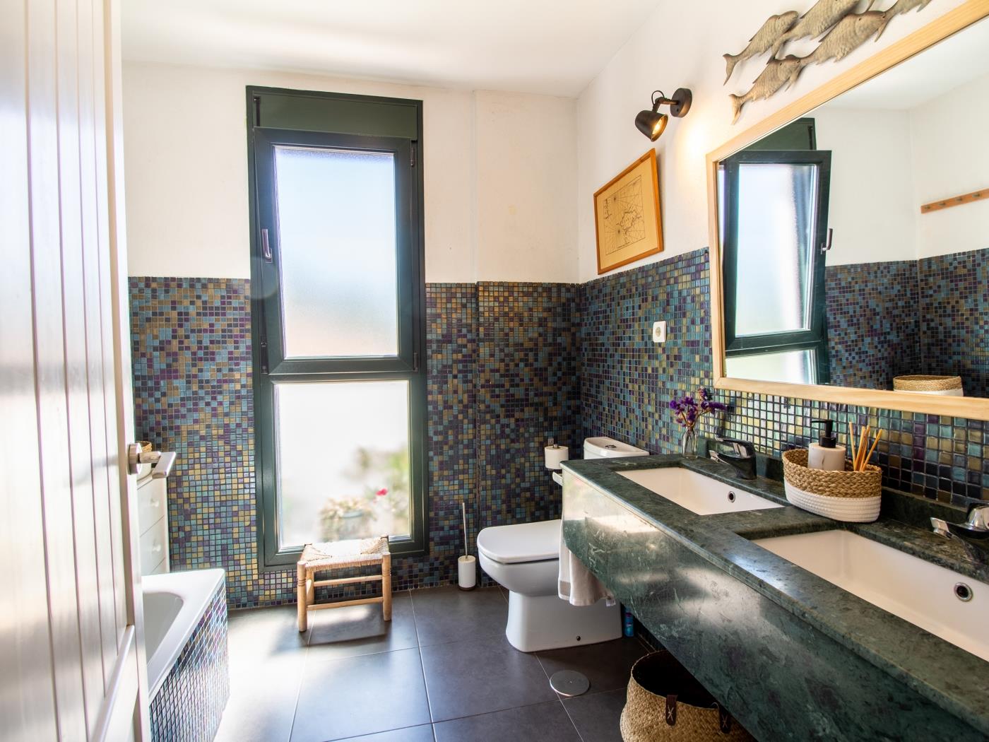 casa con piscina y sala de yoga privada en Nigüelas