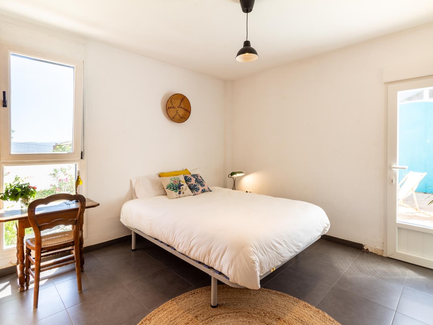 casa con piscina y sala de yoga privada en Nigüelas