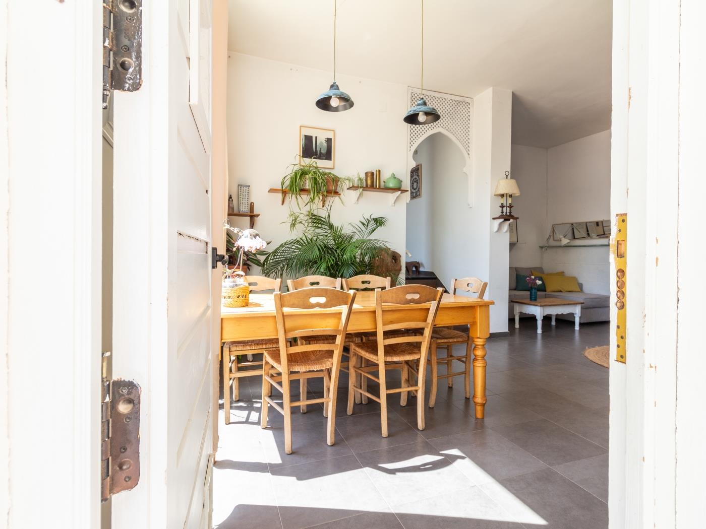casa con piscina y sala de yoga privada en Nigüelas