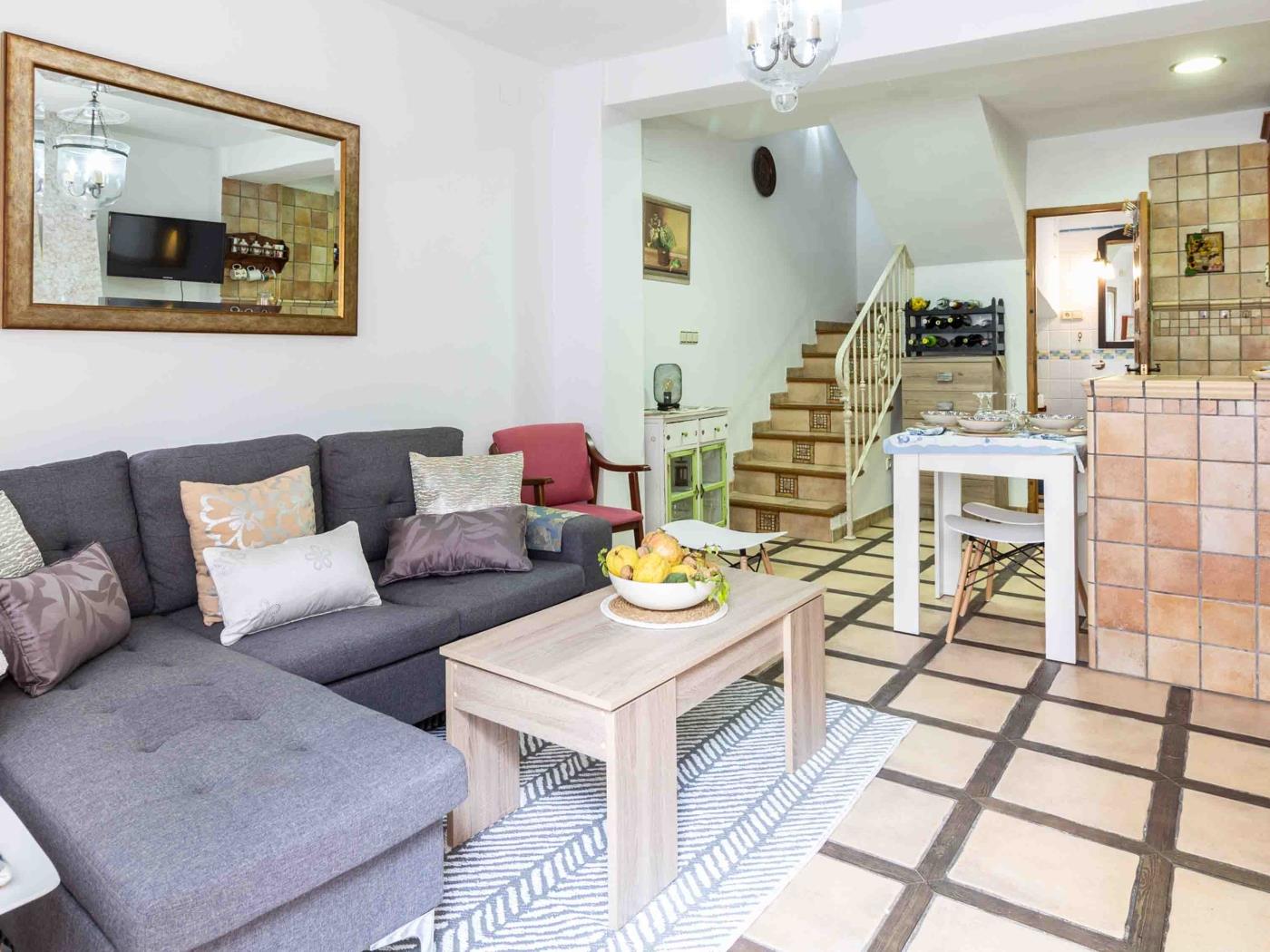 Maison avec trois pièces, cheminée et terrasse à Nigüelas
