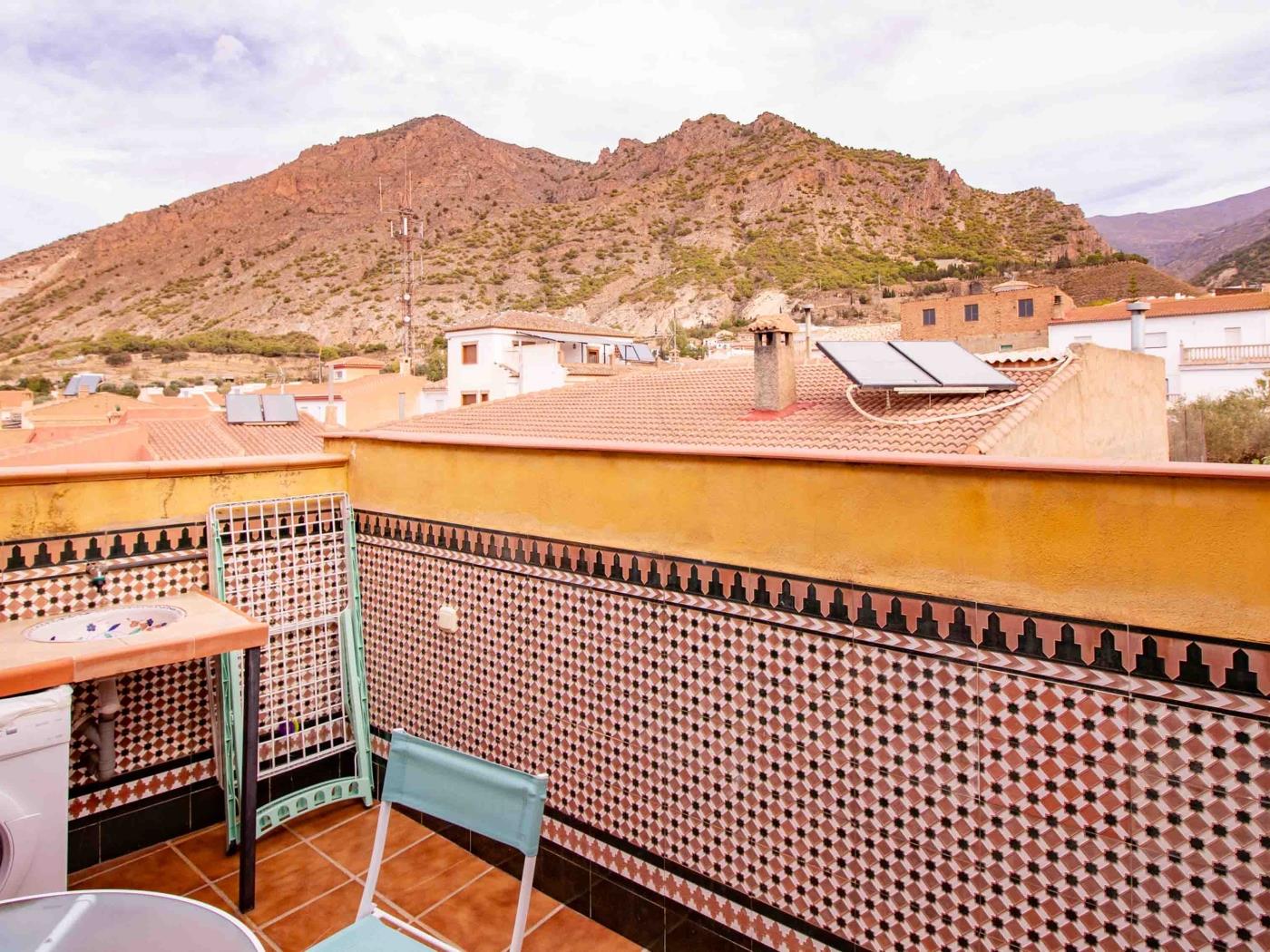 Maison avec trois pièces, cheminée et terrasse à Nigüelas