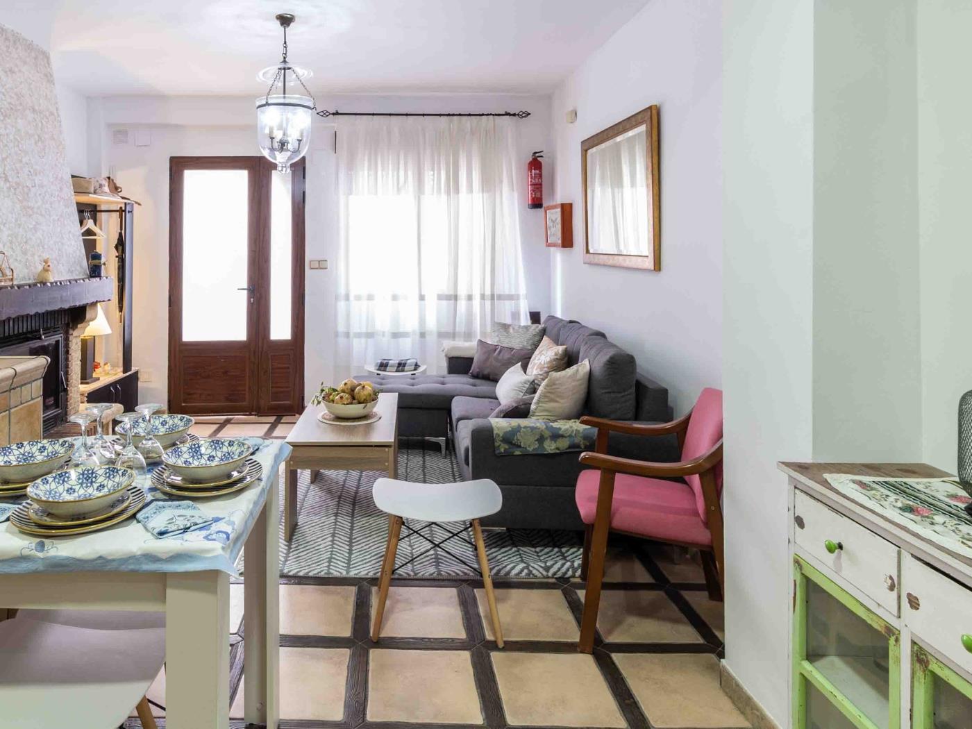 Maison avec trois pièces, cheminée et terrasse à Nigüelas