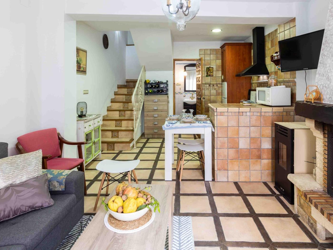 Maison avec trois pièces, cheminée et terrasse à Nigüelas