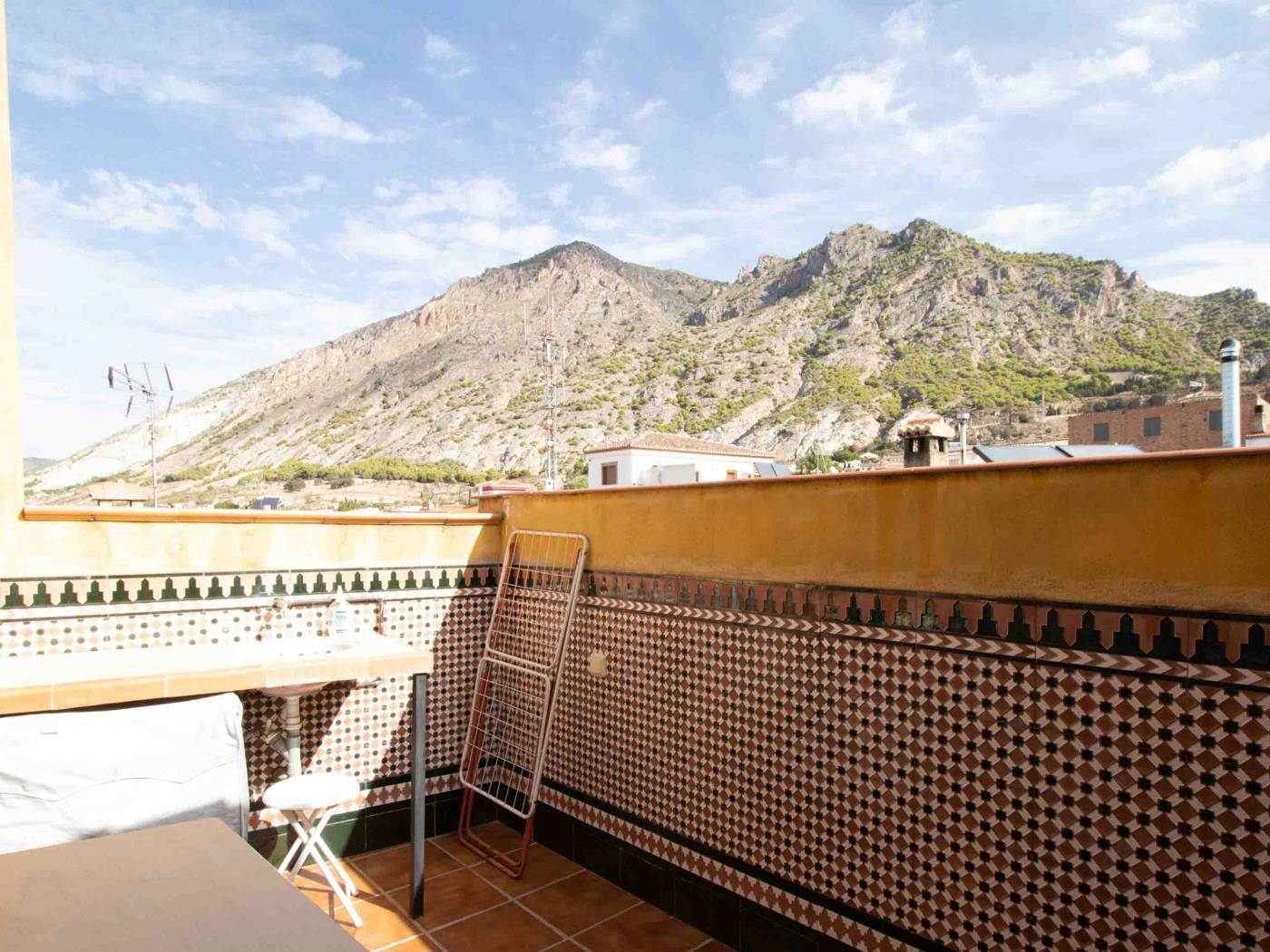 Maison avec trois pièces, cheminée et terrasse à Nigüelas